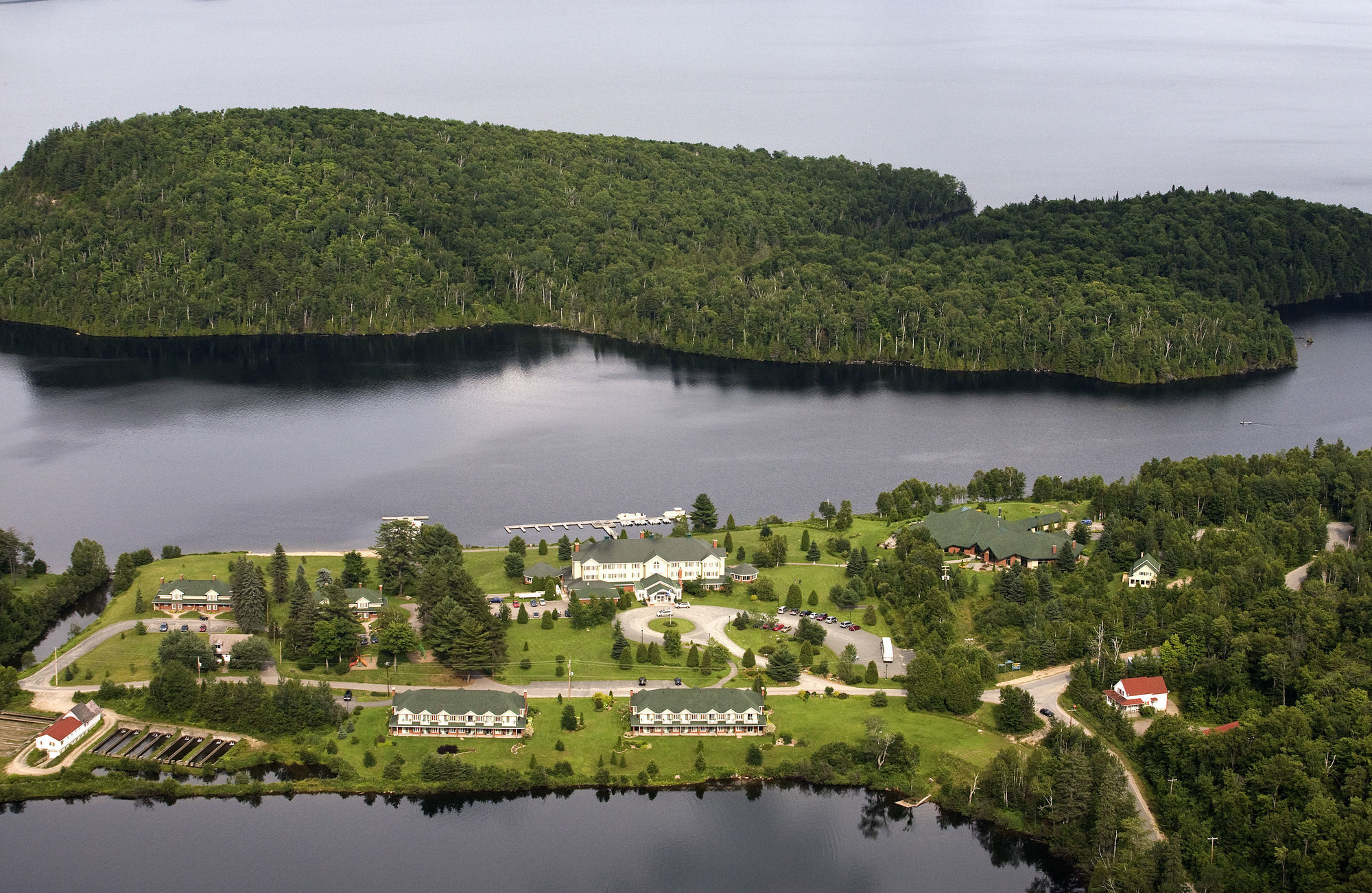 Auberge Du Lac-A-L'Eau-Claire Сен-Алексис-де-Мон Екстериор снимка
