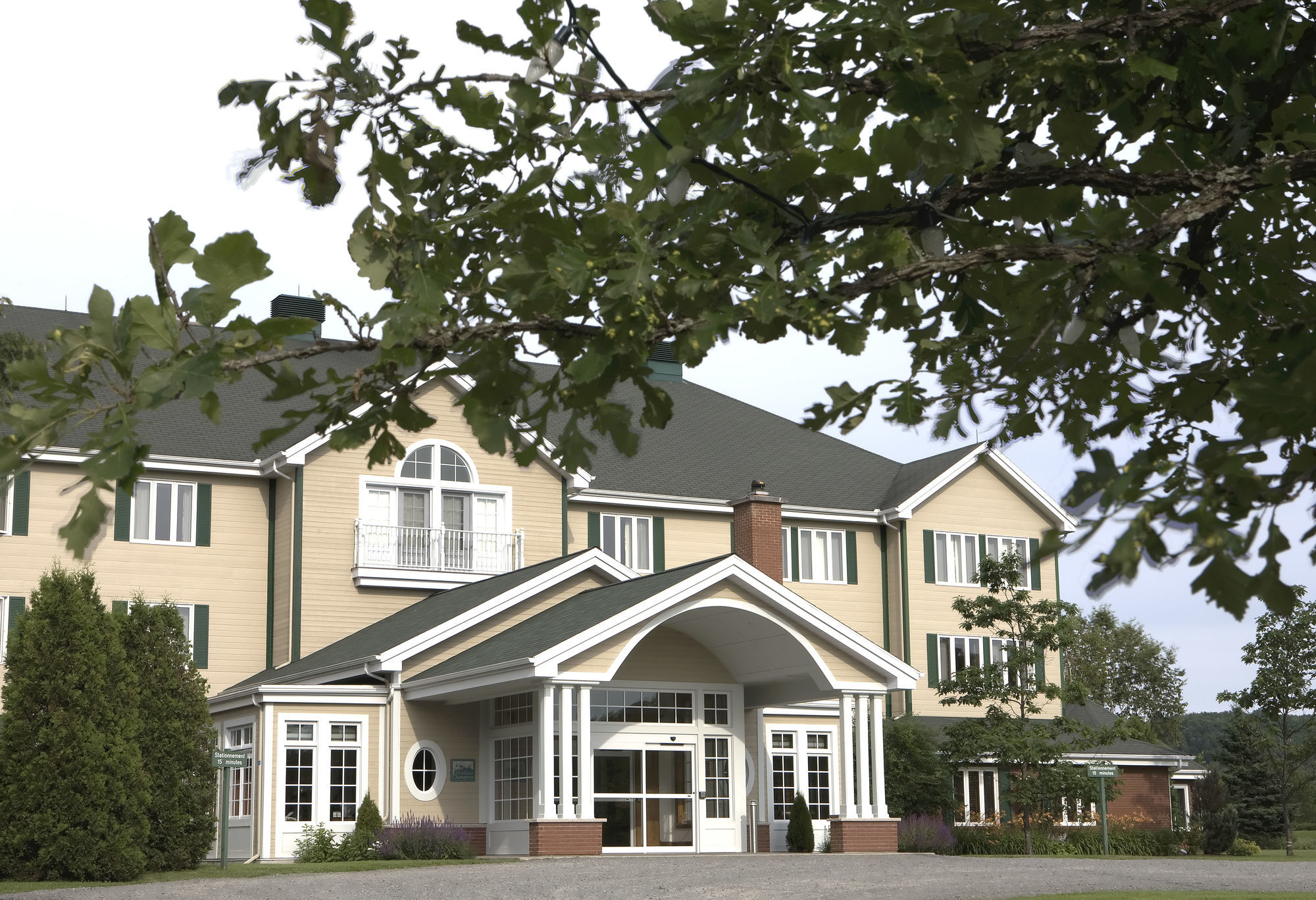 Auberge Du Lac-A-L'Eau-Claire Сен-Алексис-де-Мон Екстериор снимка