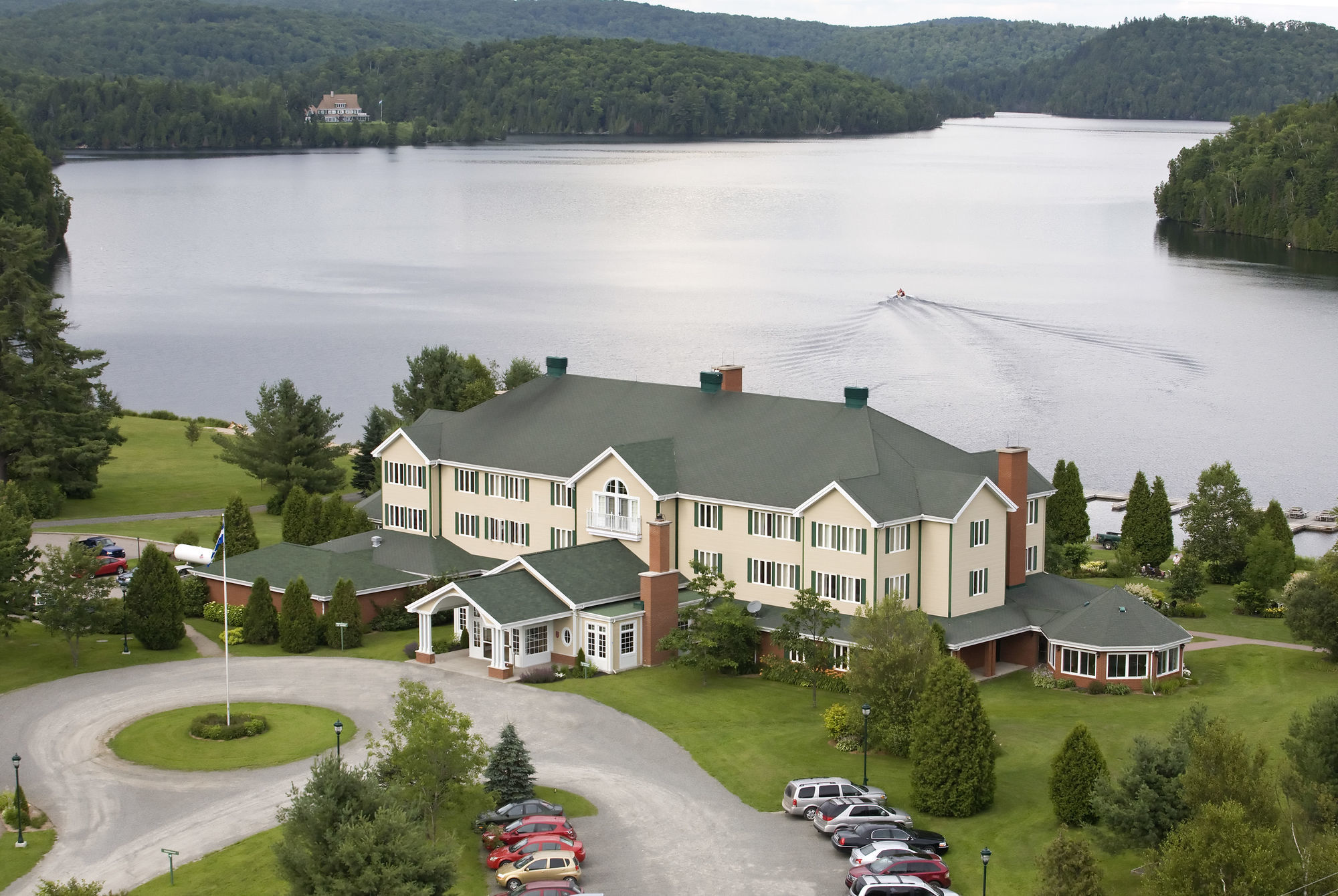 Auberge Du Lac-A-L'Eau-Claire Сен-Алексис-де-Мон Екстериор снимка