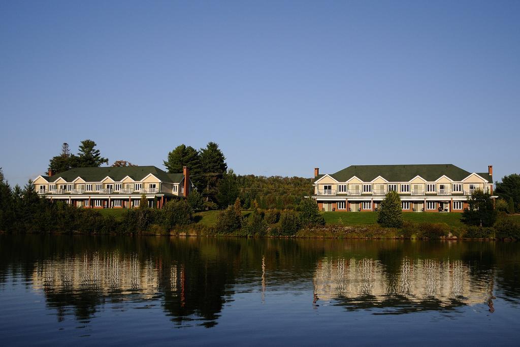 Auberge Du Lac-A-L'Eau-Claire Сен-Алексис-де-Мон Екстериор снимка
